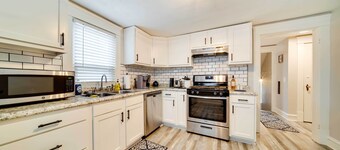 Meadville Apartment w/ Deck < 2 Mi to Allegheny!