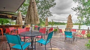 Tempat makan luar