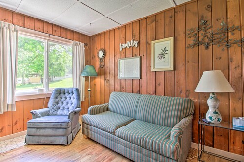 Leisurely Lake Retreat: Boat Rentals & Fishing!