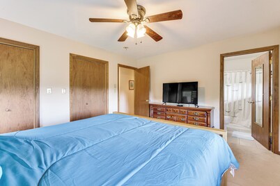 Fish, Hike, Hunt: Secluded Cabin in Doe Hill!