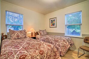 House (3 Bedrooms) | Interior - Utopia Family Home, 2 Blocks to Utopia Park! (Utopia)