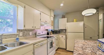 Utopia Family Home, 2 Blocks to Utopia Park!