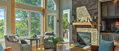 المنشأة من الداخل