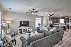 House (3 Bedrooms) | Interior