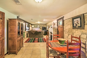 Cottage (3 Bedrooms) | Interior - Countryside Cottage: 17 Mi to Downtown San Antonio (San Antonio)