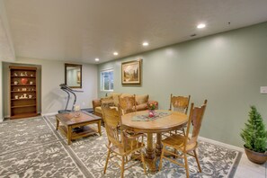 Interior - Farr West Apartment on Farm < 25 Mi to Ski Resorts (Ogden)