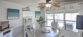 Lake Havasu Home w/ Resort Perks, Walk to Lake