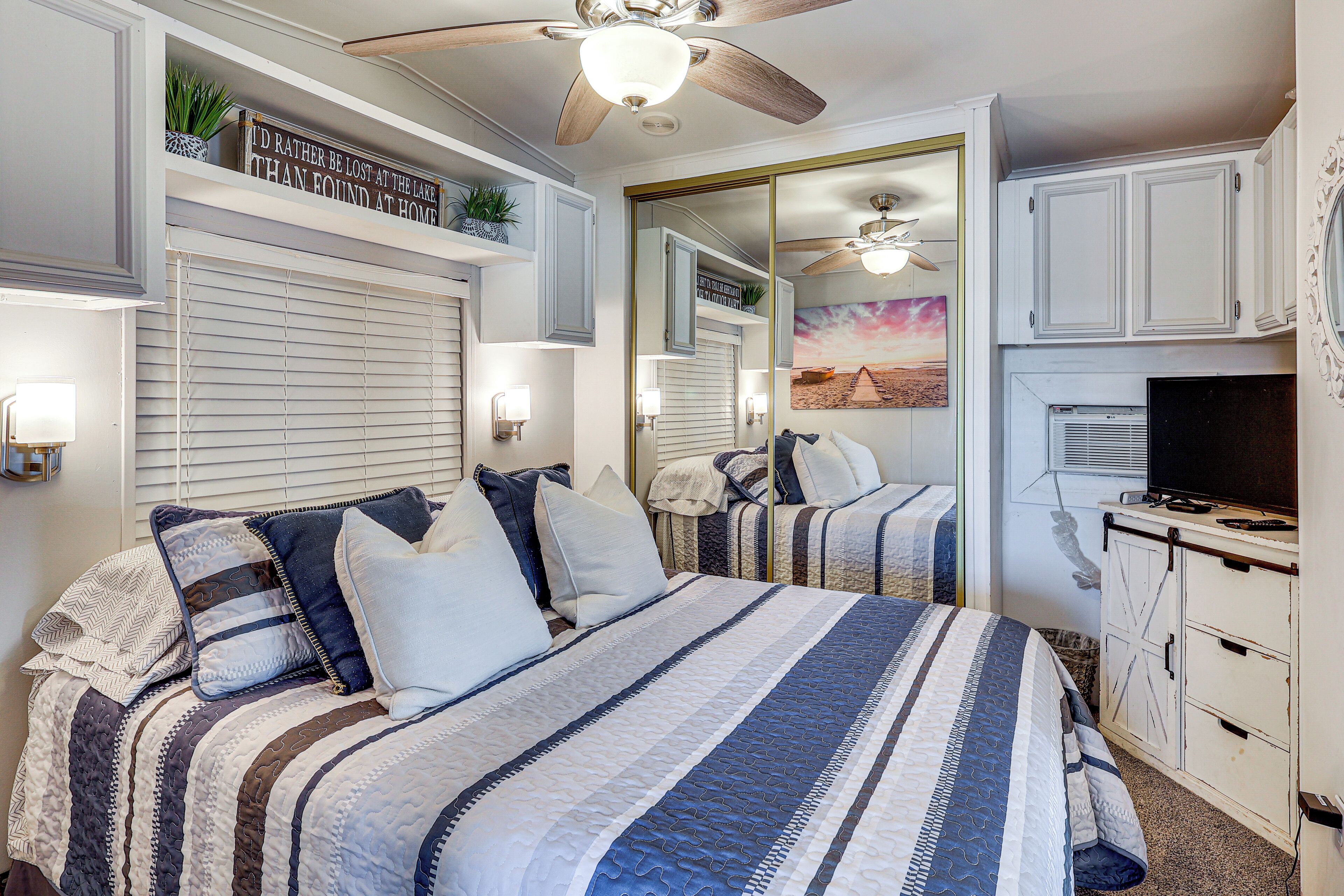 House (2 Bedrooms) | Interior