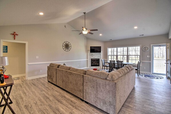 House (4 Bedrooms) | Interior