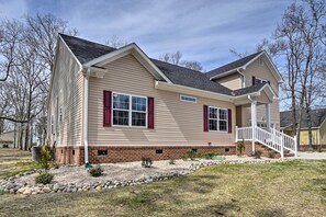 House (4 Bedrooms) | Interior