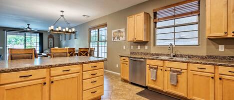 House (3 Bedrooms) | Interior