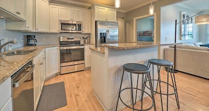 Grand Haven Condo: Walk to Lake + Pool Access!