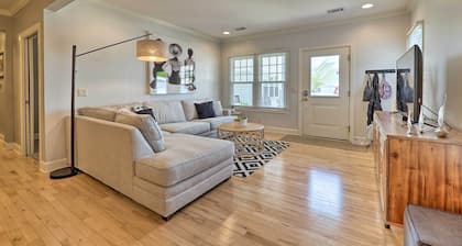 Grand Haven Condo: Walk to Lake + Pool Access!