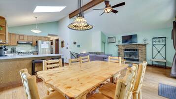 House (4 Bedrooms) | Interior