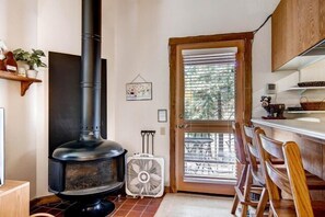Apartment (1 Bedroom) | Private kitchen - Ski-in/ski-out Northstar Condo Near Lake Tahoe! (Truckee)