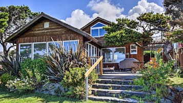 House (3 Bedrooms) | Front of property