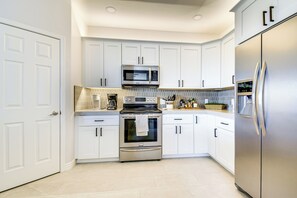 Apartment (3 Bedrooms) | Interior - 7 Mi to TPC Scottsdale: Resort Condo w/ Pool (Scottsdale)