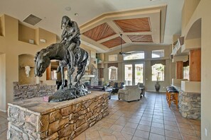 Apartment (3 Bedrooms) | Interior - 7 Mi to TPC Scottsdale: Resort Condo w/ Pool (Scottsdale)