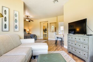 Apartment (3 Bedrooms) | Interior - 7 Mi to TPC Scottsdale: Resort Condo w/ Pool (Scottsdale)