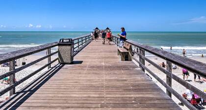 Coastal Downtown Naples Condo - Walk to the Beach!