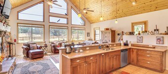 Hot Tub + Game Room! 30-acre Vernon Retreat
