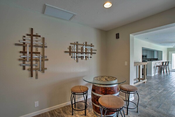 House (4 Bedrooms) | Interior - Private Pool & Camelback Mtn Views: Phoenix Gem (Phoenix)