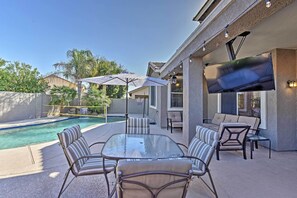 House (6 Bedrooms) | Interior