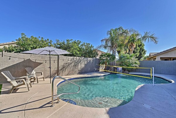 Arizona Retreat W/ Heated Pool, Fire Pit & Grill! - Glendale, AZ