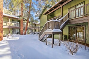 Apartment (2 Bedrooms) | Interior - Steps to Golf Course: Condo w/ Grill in Pinetop! (Pinetop)