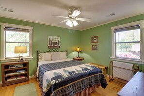 House (2 Bedrooms) | Interior - Roomy Riverfront 'trout Valley Cabin' w/ Porch! (Mountain View)