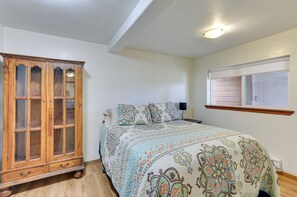House (3 Bedrooms) | Interior - Mckinleyville Getaway w/ Hot Tub & Ocean Views! (McKinleyville)