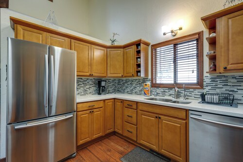 Flagstaff Home w/ EV Charger, 10 Mi to Downtown