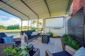 Interior - Peaceful Elkin Vacation Rental ~ 17 Mi to Mt Airy! (Elkin)