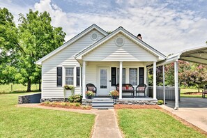 House (2 Bedrooms) | Front of property
