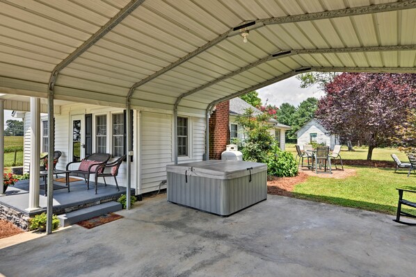 House (2 Bedrooms) | Interior