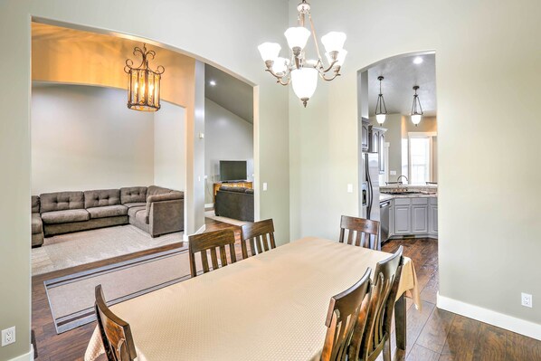 House (4 Bedrooms) | Interior