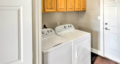 Elegant Smithfield Home w/ Views - 6 Mi to Usu!