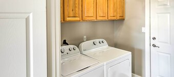 Elegant Smithfield Home w/ Views - 6 Mi to Usu!