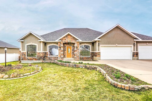 Elegant Smithfield Home w/ Views - 6 Mi to Usu!