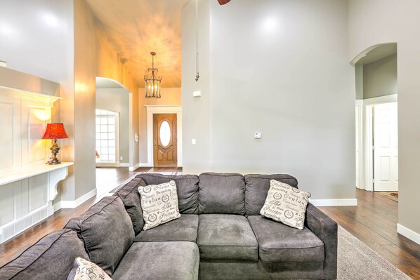 House (4 Bedrooms) | Interior