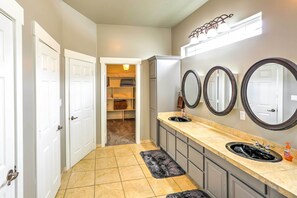 Nhà (4 Bedrooms) | Nội thất