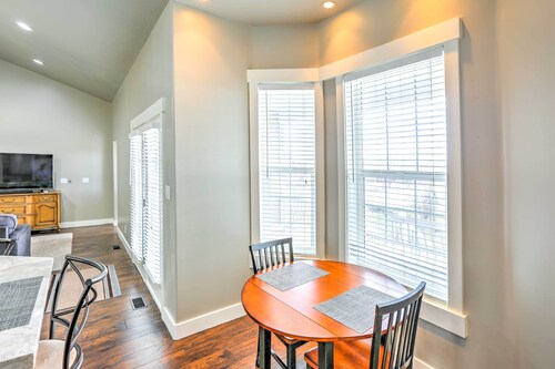 Elegant Smithfield Home w/ Views - 6 Mi to Usu!