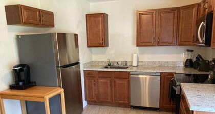 8 minutes to World Equestrian Center! Pet-friendly home that sleeps 8.