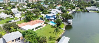 Waterfront Luxury Getaway!!! Steps to the beach, New Listing!