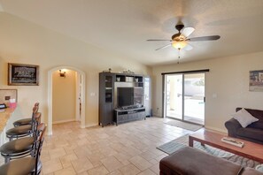 House (3 Bedrooms) | Interior