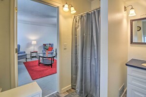 Interior - Charming Apartment in the Heart of Sault St Marie! (Sault Ste. Marie)