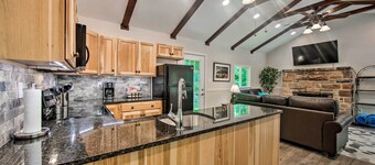 Hike, Hunt & Unwind: Cozy Cabin Near Hersheypark