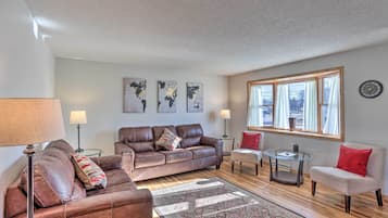 House (3 Bedrooms) | Front of property