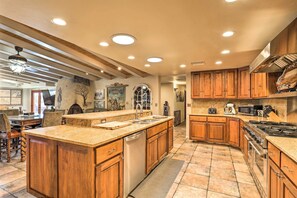 House (5 Bedrooms) | Interior - Tucson Home by Nature Preserve; Perfect for Hiking (Tucson)