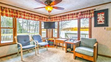 House (2 Bedrooms) | Interior